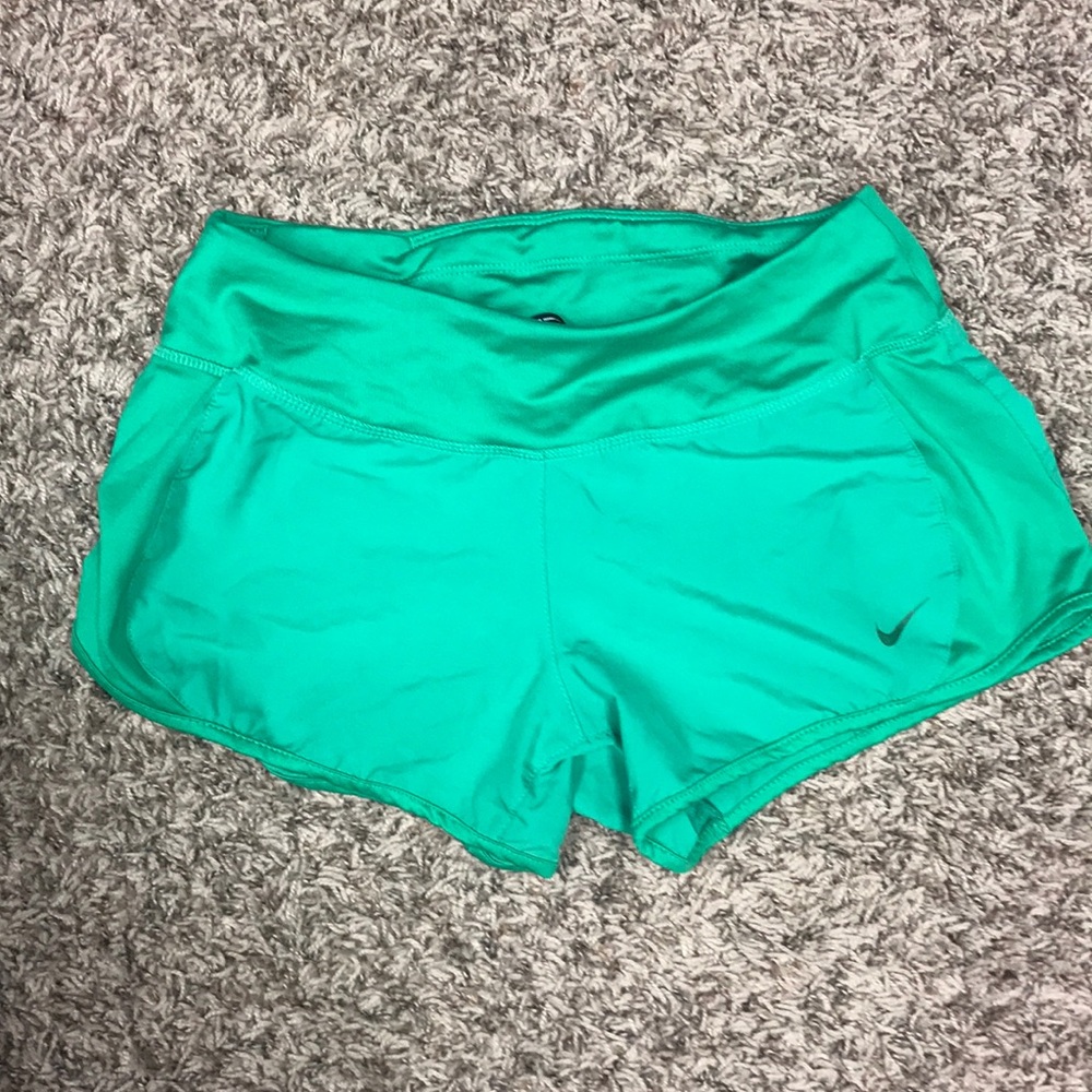 NIKE ATHLETIC SHORTS
